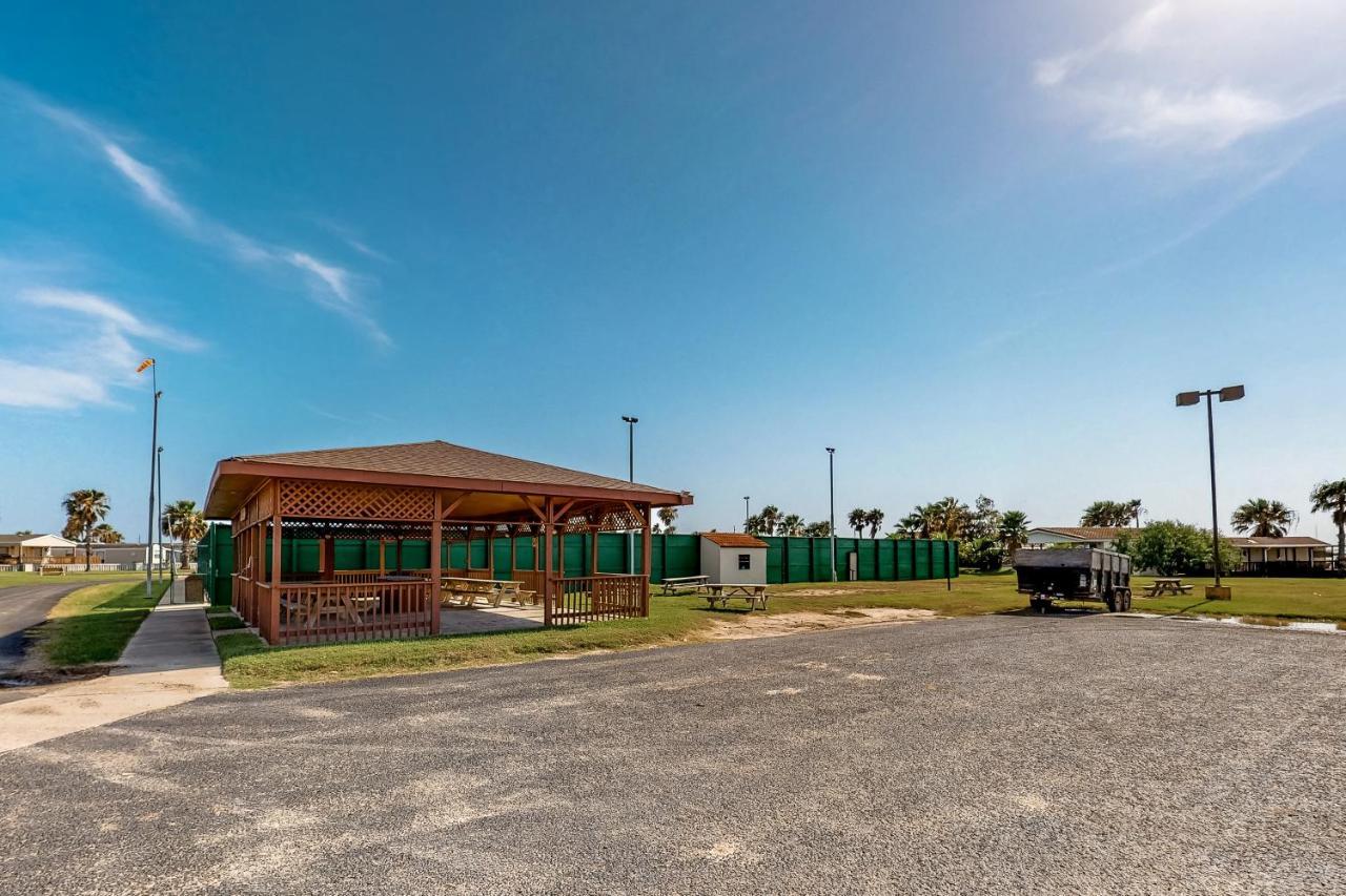 Long Island Village Unit 638 Sand Dollar Drive Port Isabel Exterior photo